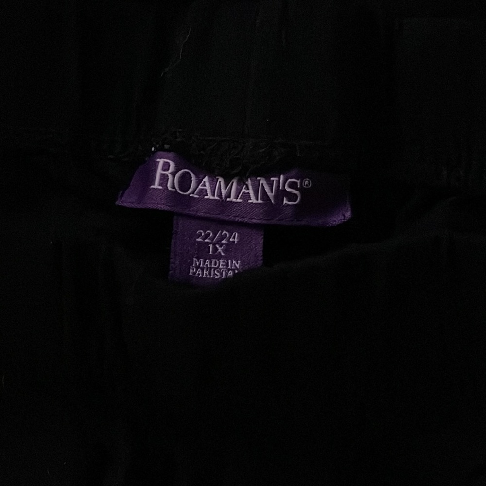 Black capri - Picture 2 of 2